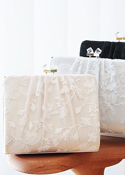【パーティーバッグ 結婚式】フラワー刺繍レースの上品クラッチ