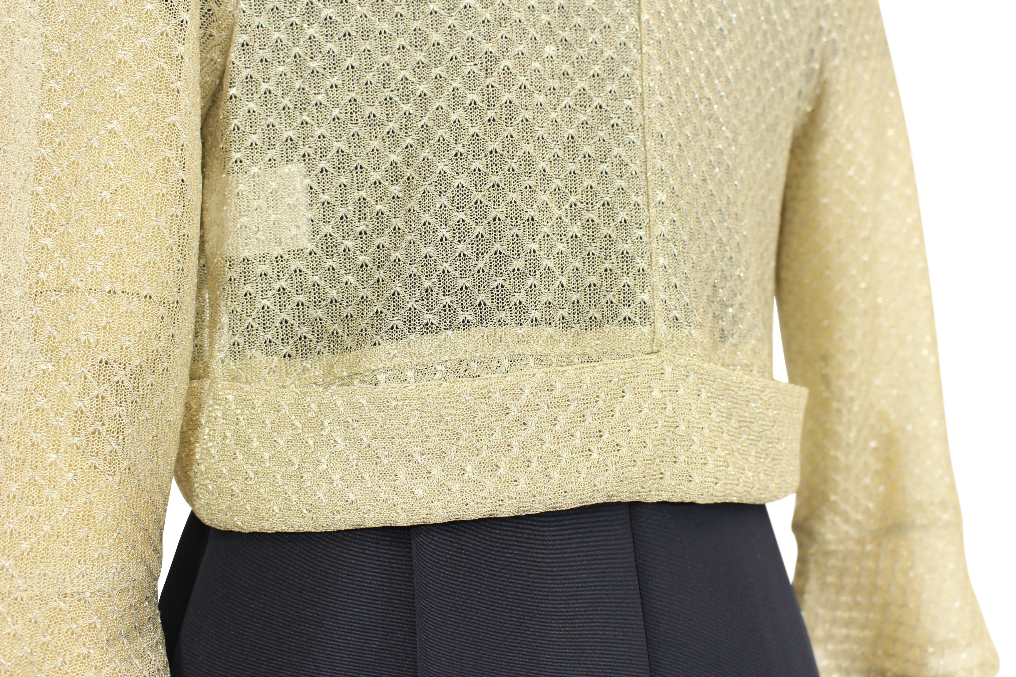 どんな服装にも合わせやすいボレロ