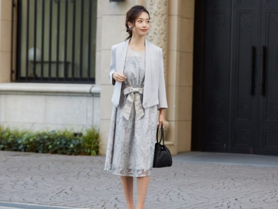 叔母にふさわしい結婚式の親族服装