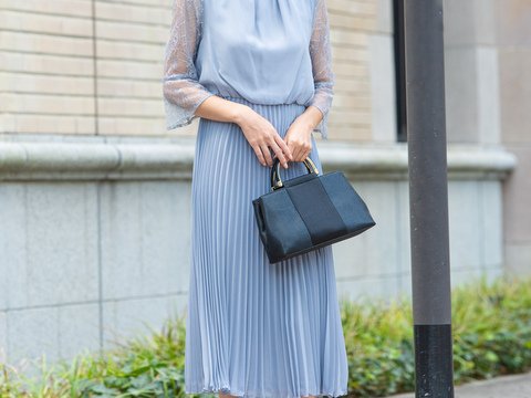 落ち着いた雰囲気のブラックパーティーバッグ