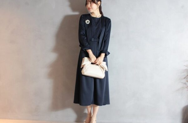 卒業式に人気のスーツは？50代母親を素敵に見せる8つの