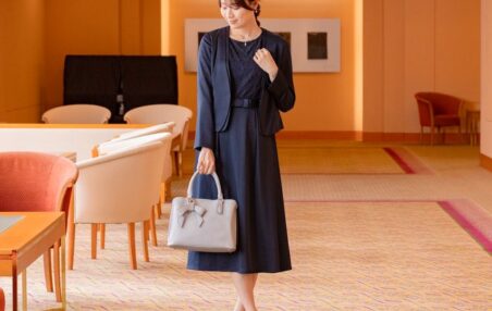 「叔母」として参列する服装として最適なセレモニースーツ