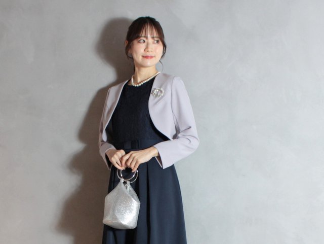 ドレスを選ばず、気軽に羽織れるボレロジャケット