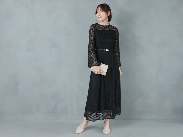 結婚式の母親の服装にはブラックも人気！