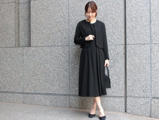 50代レディースが選ぶべき品のある喪服とは？