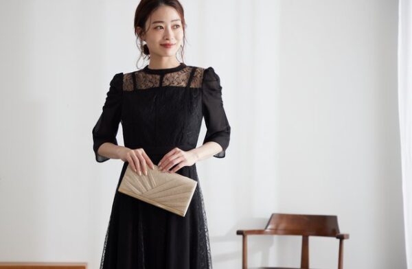 パーティードレス 黒で決まり！地味見えしない選び方と人気スタイル