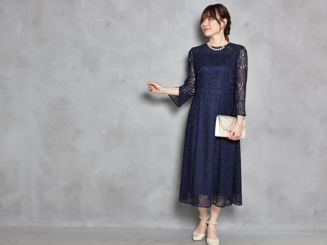 清楚なイメージにまとまるネイビー。シンプルさが好評なデザイン。
