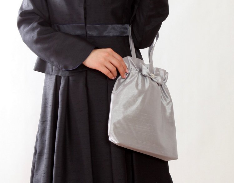 日本製手作りサブバッグは海外製品よりもしっかりした作りです プリカ