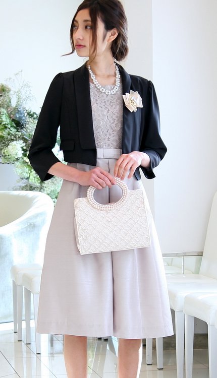 ドレスに合う大きめの結婚式バッグ